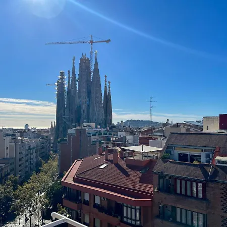 U-nique Gaudi Iv